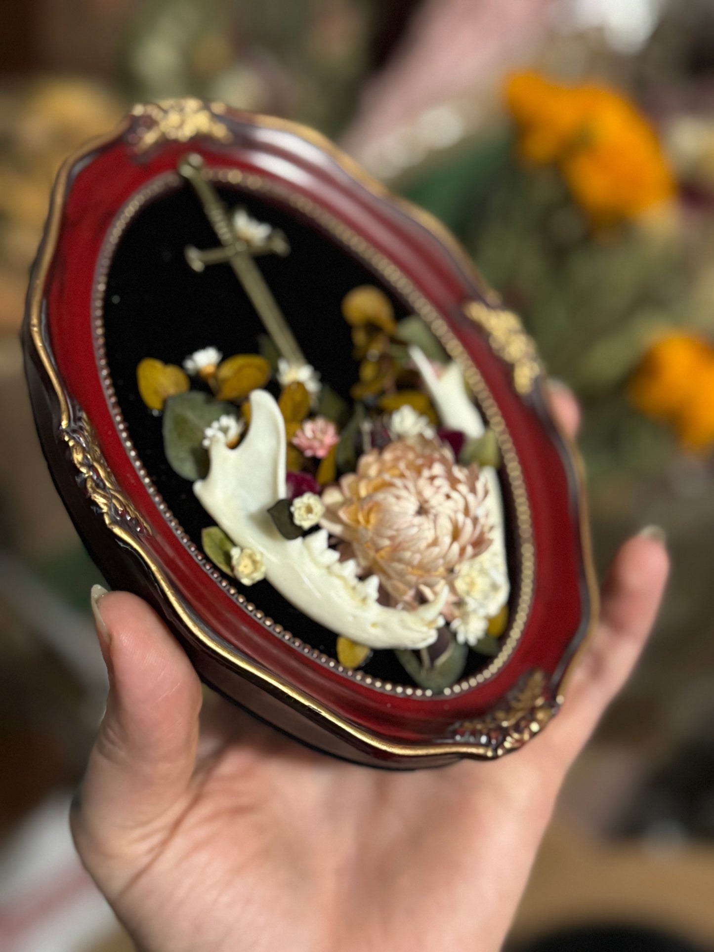 Cat Mandibles w mini Longsword