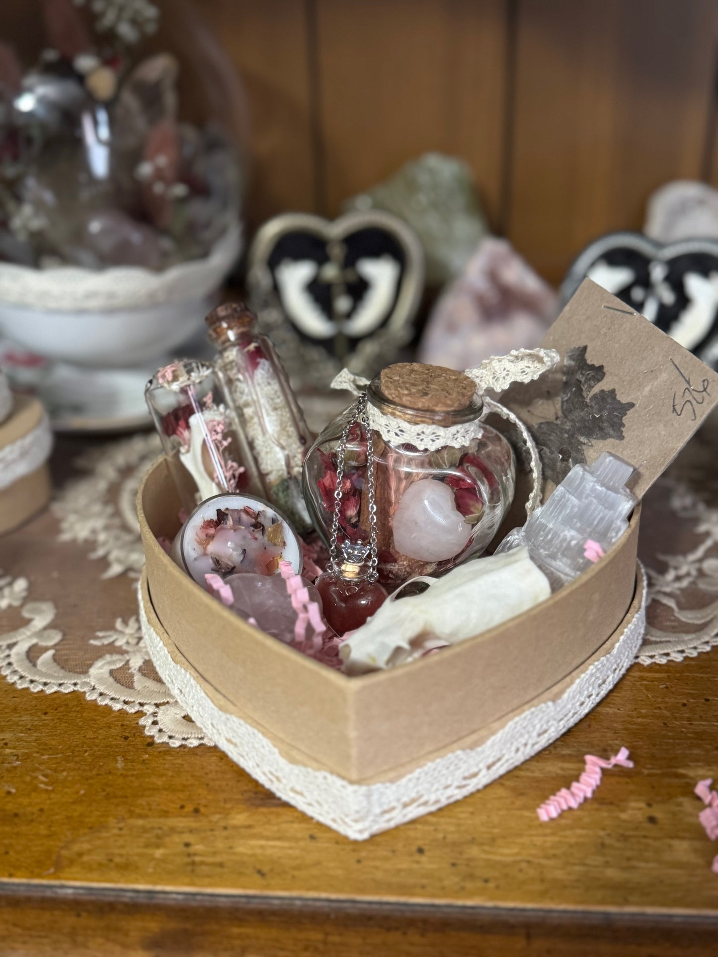 Valentine Curio Box L