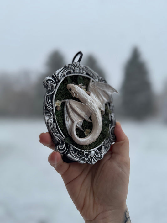 A Silver Winged Wyrmling Frame S