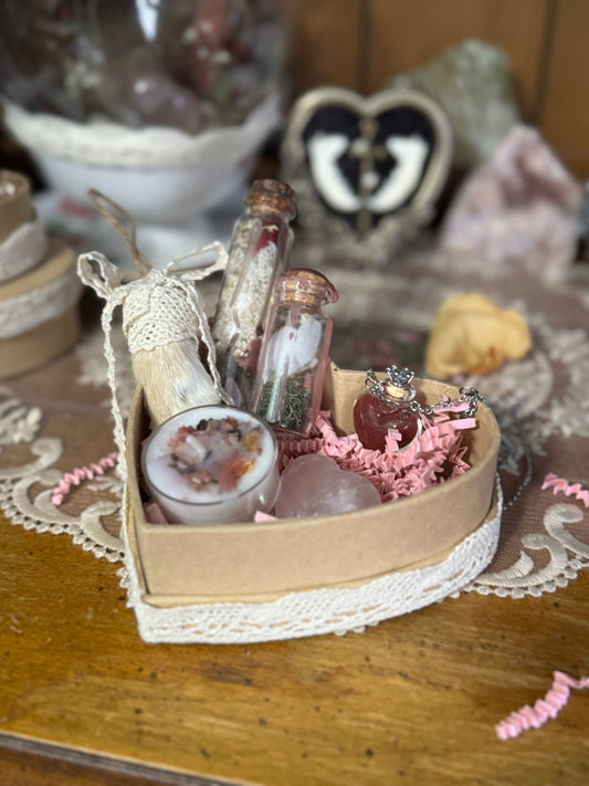 Valentine Curio Box s