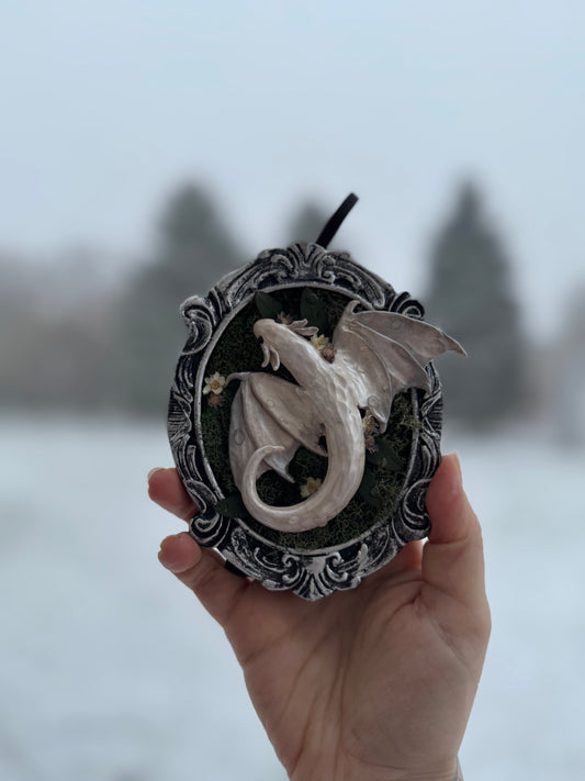 A Silver Winged Wyrmling Frame S