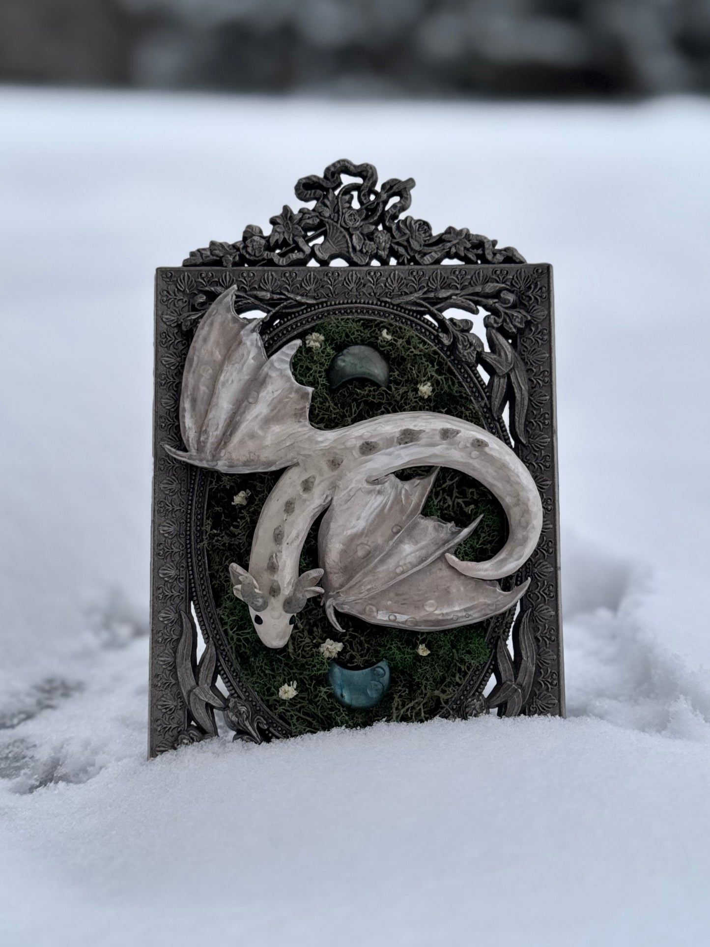 A Silver Winged Wyrmling Frame M