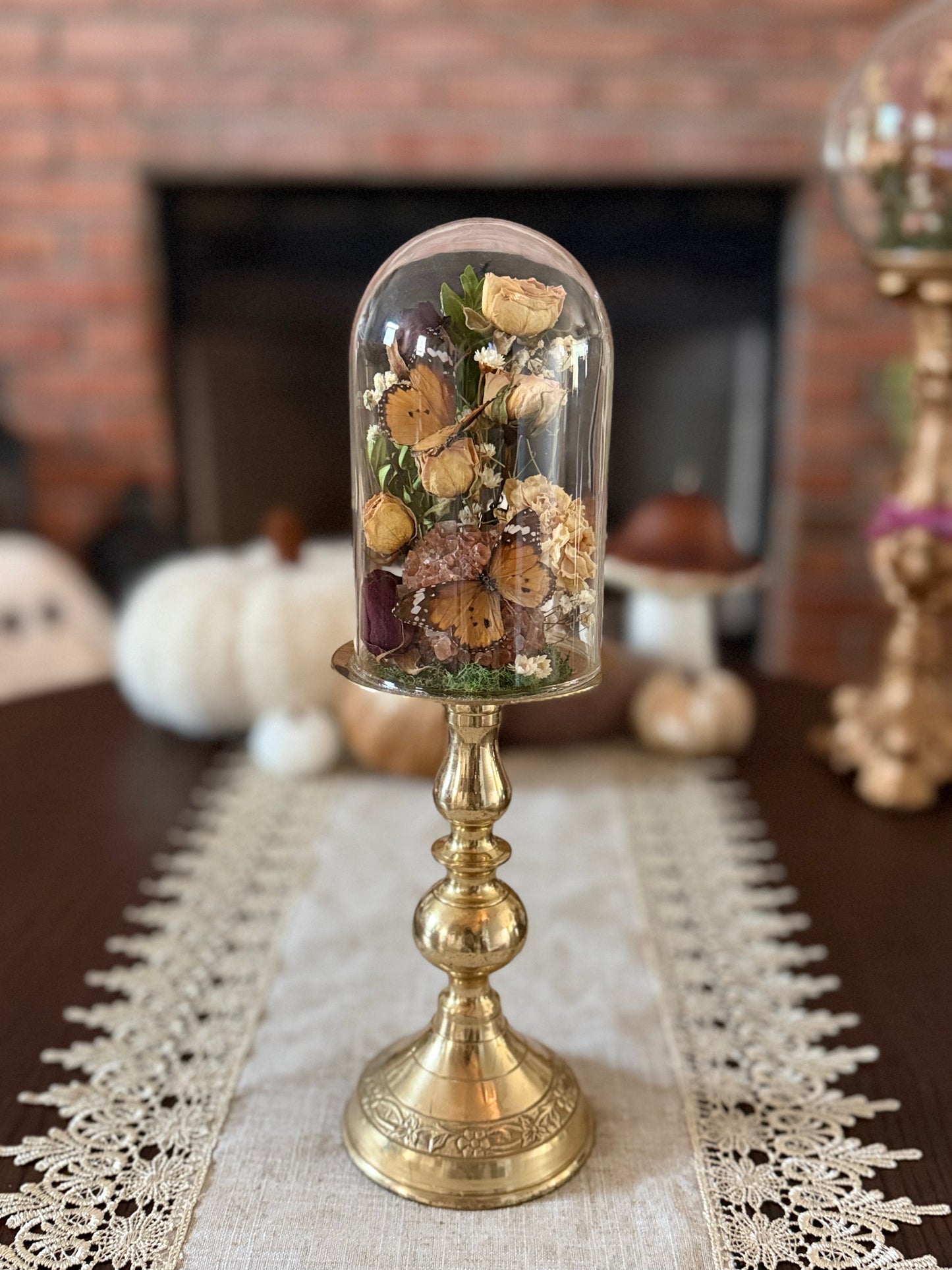 Mini Monarchs on Aragonite